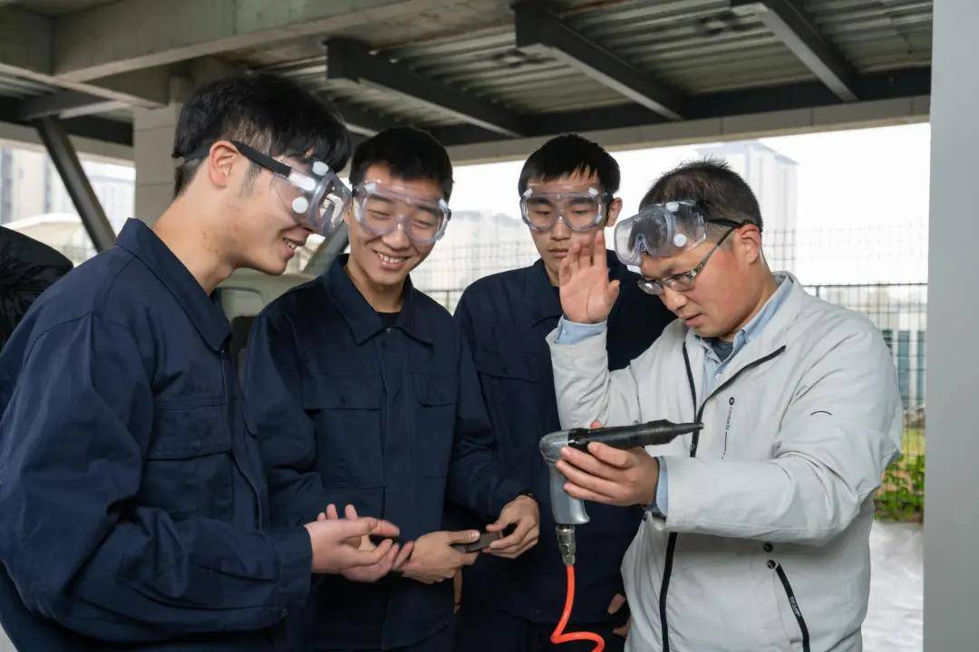 天府新區(qū)通用航空職業(yè)學(xué)院2025專業(yè)介紹 | 飛機機電設(shè)備維修專業(yè):機電維修
