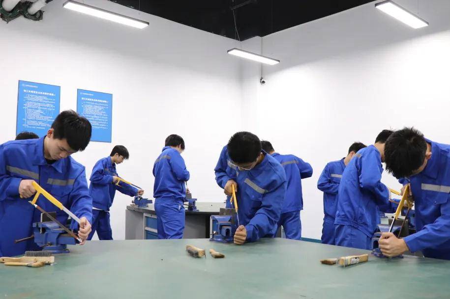 天府新區(qū)通用航空職業(yè)學(xué)院2025專業(yè)介紹 | 飛機機電設(shè)備維修專業(yè):機電維修