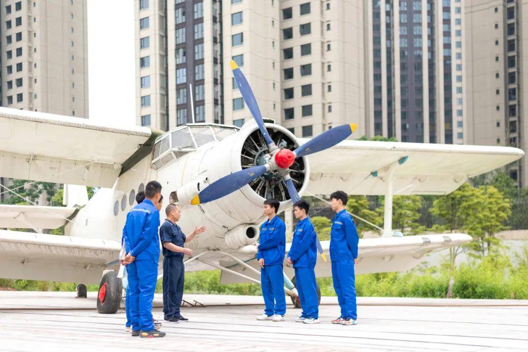 天府新區(qū)通用航空職業(yè)學(xué)院2025專業(yè)介紹 | 飛機機電設(shè)備維修專業(yè):機電維修