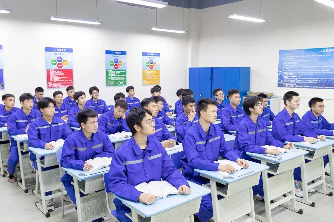 天府新區(qū)通用航空職業(yè)學(xué)院2025專業(yè)介紹 | 飛機機電設(shè)備維修專業(yè):機電維修